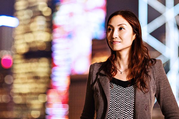 Businesswoman-on-rooftop